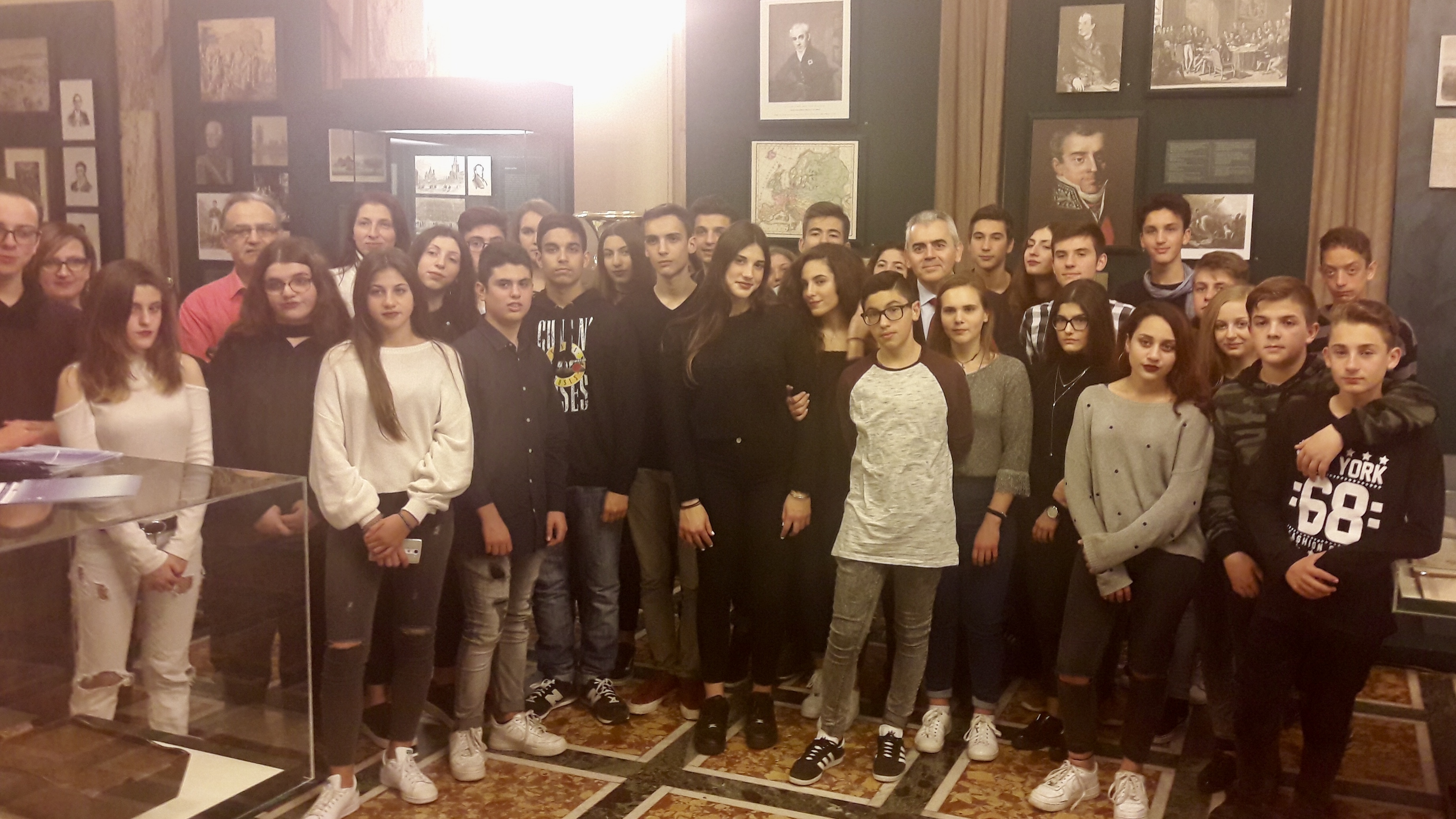 Χαρακόπουλος σε μαθητές: "Η Δημοκρατία μας ζητούμενο για πολλές χώρες"